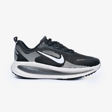 Nike Vomero 18 'Black/White'