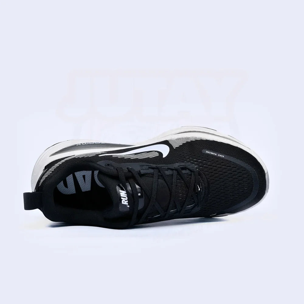 Nike Vomero 18 'Black/White'