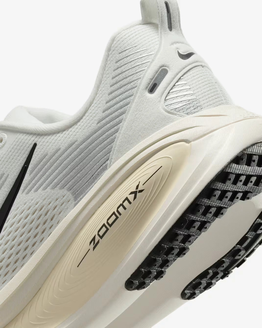 Nike Vomero 18 'Summit White/Coconut Milk/Coconut Milk/Black'