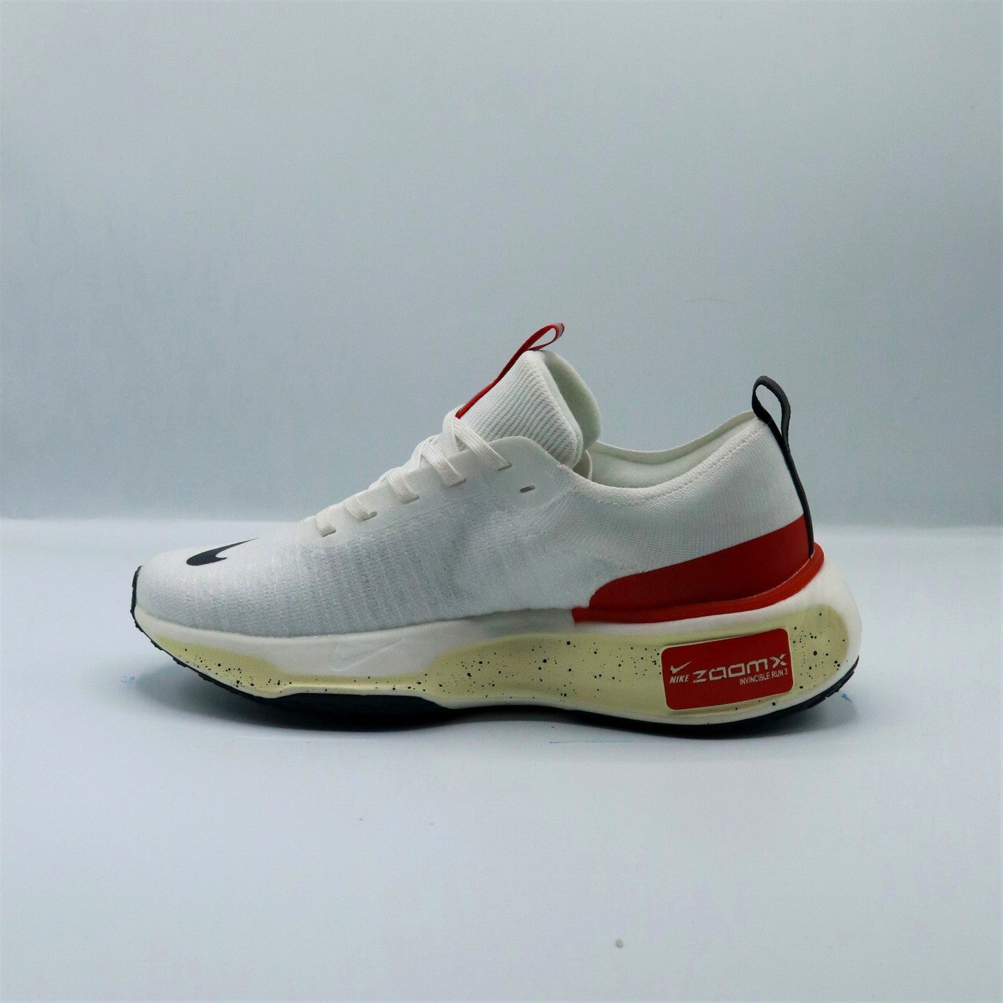 Nike ZoomX Invincible Run Flyknit 3 'White/Red'